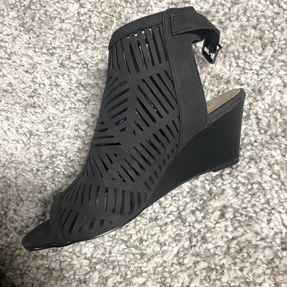 🖤 Summer Wedges 🖤 - Picture 2 of 2